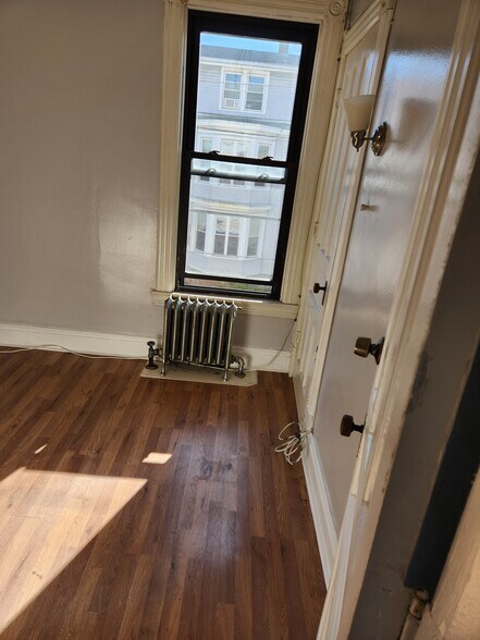 1st bedroom - 2201 15th St