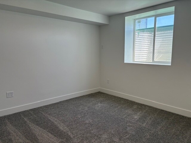 Building Photo - Newly remodeled house near the mall