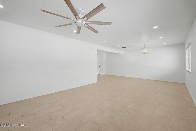 Building Photo - 5120 E Alberta Dr