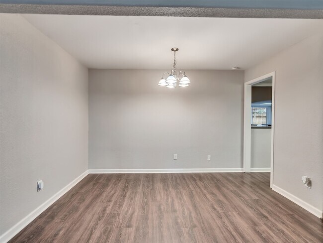 Building Photo - 2030 Lone Rock Dr