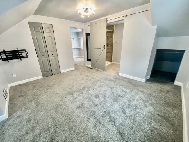 Building Photo - 2429 Mary Ave