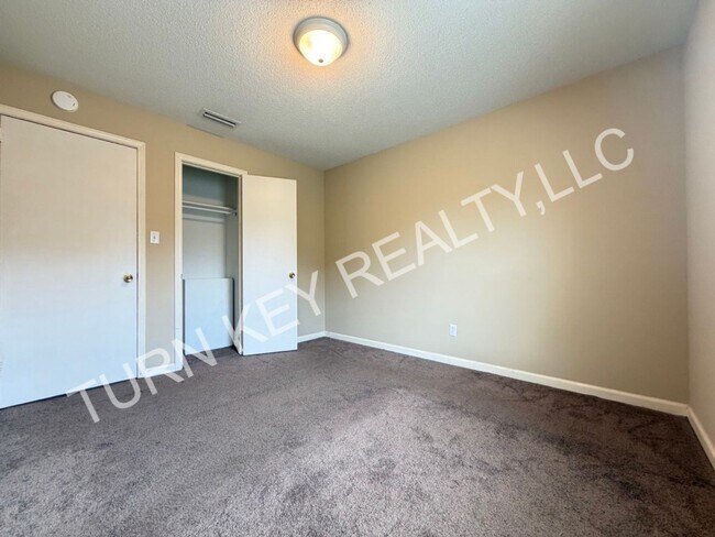 Building Photo - 127 Avalon Ave
