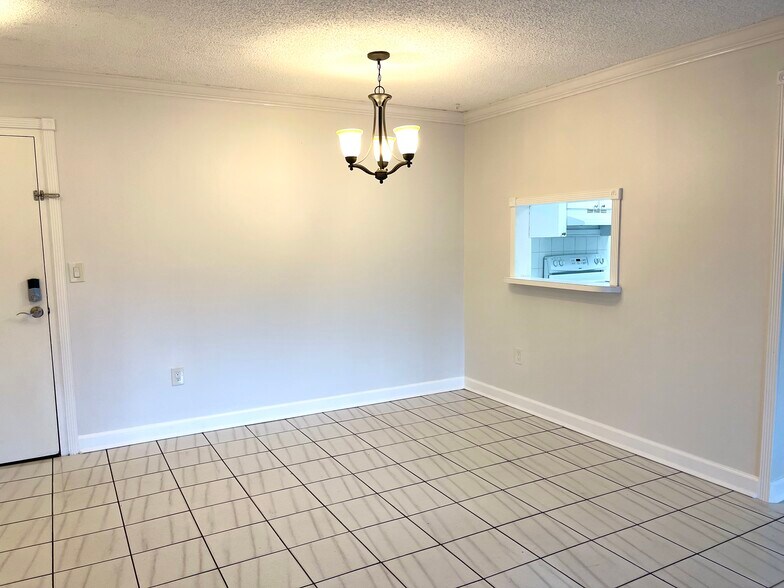 Building Photo - 13700 SW 62nd St