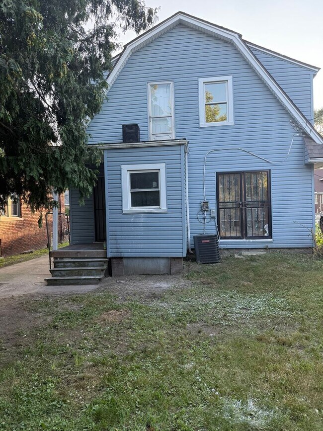 Building Photo - 12722 Birwood St