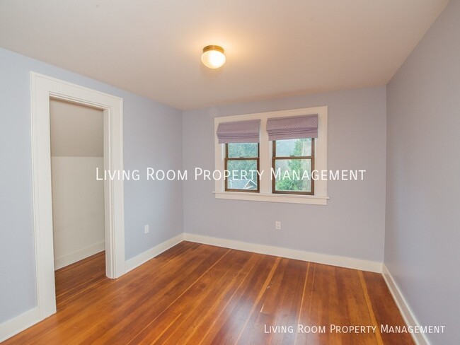 Building Photo - 1926 Fully Remodeled Farmhouse with a Fenc...