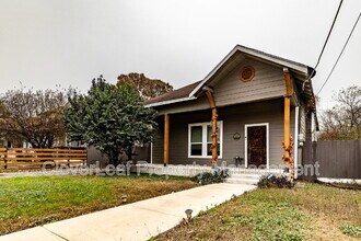 Building Photo - 432 E Drexel Ave