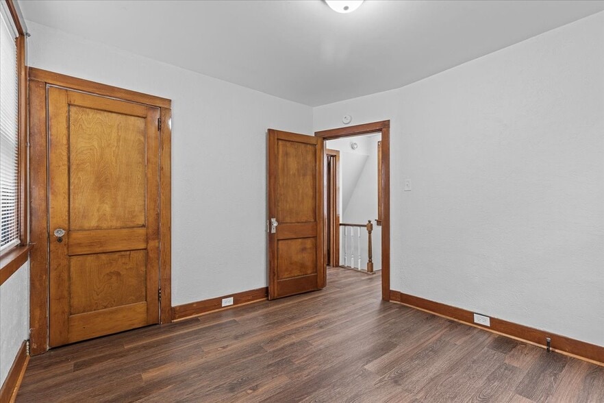 Building Photo - 3033 Brentwood Ave