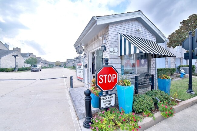 Primary Photo - 532 Wilcrest Dr