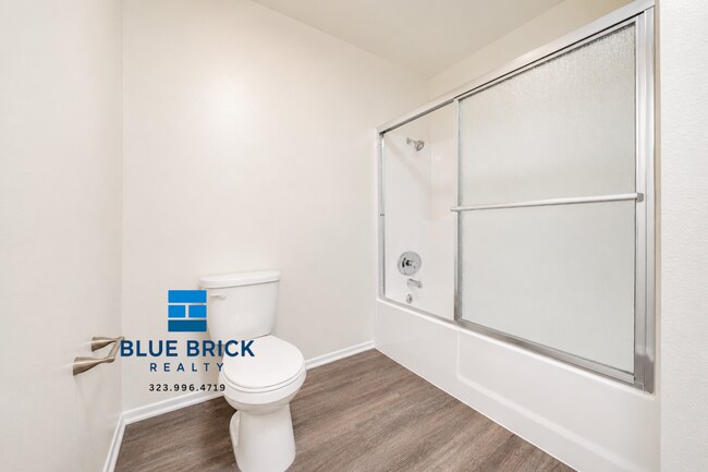 Building Photo - 5121 Klump Ave
