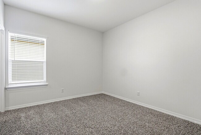 Building Photo - 14329 Steve Joyce Pkwy