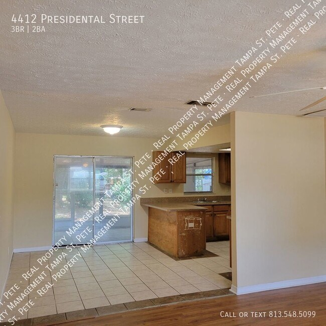 ***AVAILABLE FOR IMMEDIATE MOVE IN*** 4412 Presidential St Seffner FL