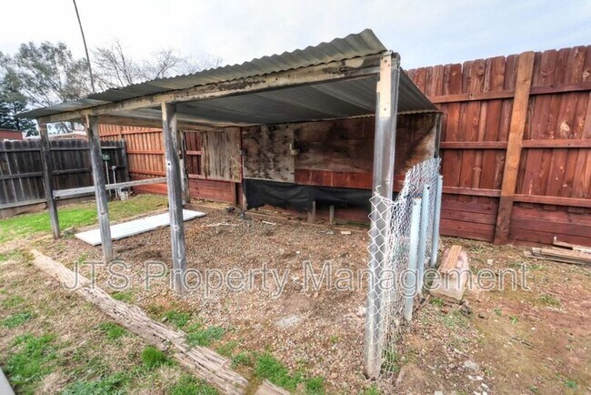 Building Photo - 2000 Belcot Rd