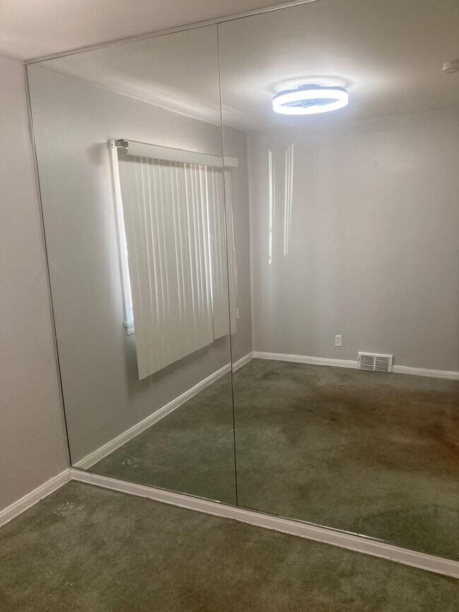 Building Photo - 870 Frederick Blvd