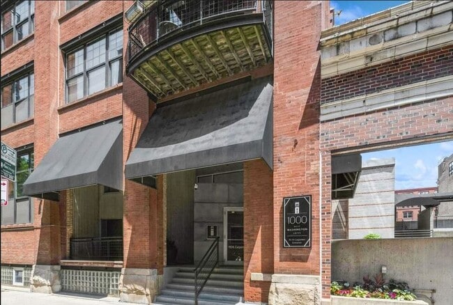 Carpenter Lobby Entry - 1000 W Washington Blvd