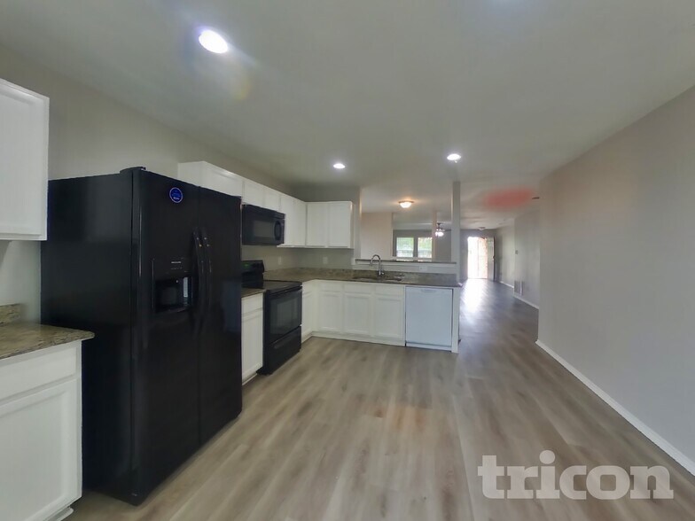 Building Photo - 50 Larkspur Dr