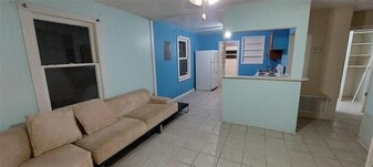 Building Photo - 1115 NW 22nd Ave