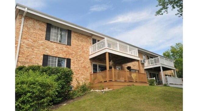 Building Photo - 524 Laurel Lake Rd