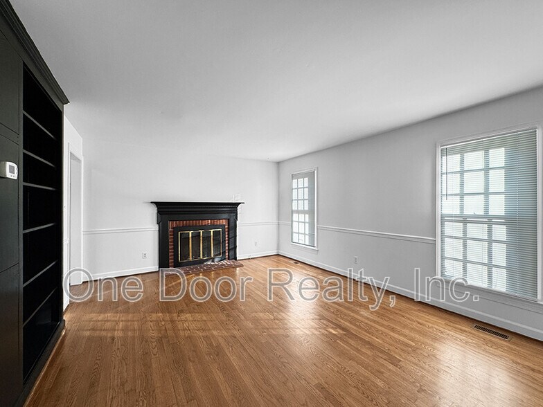 Building Photo - 108 Adams St