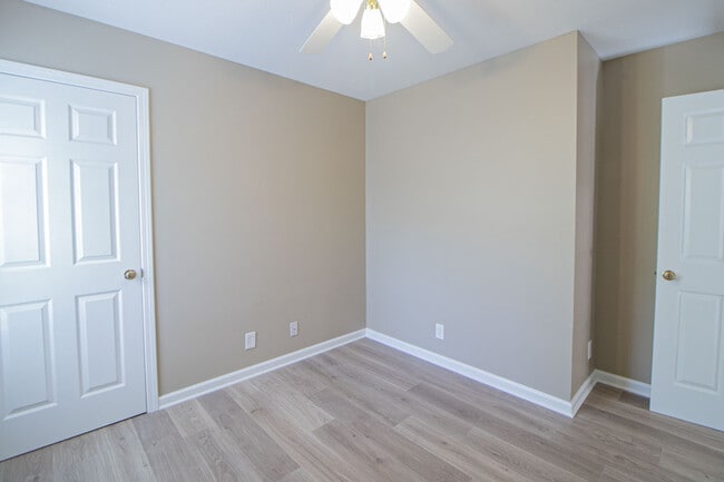 Building Photo - 2945 Core Dr