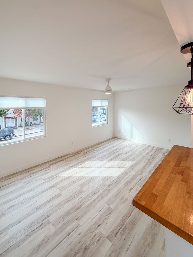 Building Photo - 4211-4219 Jewell