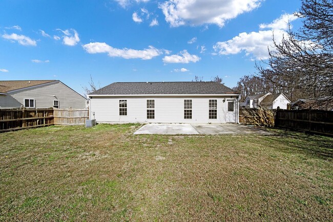 Building Photo - Lovely Three Bedroom Ranch Home in Indian ...