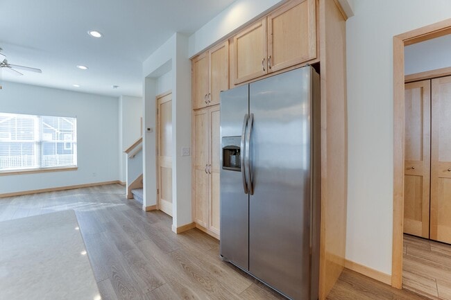Building Photo - 3630 Angelus Wy