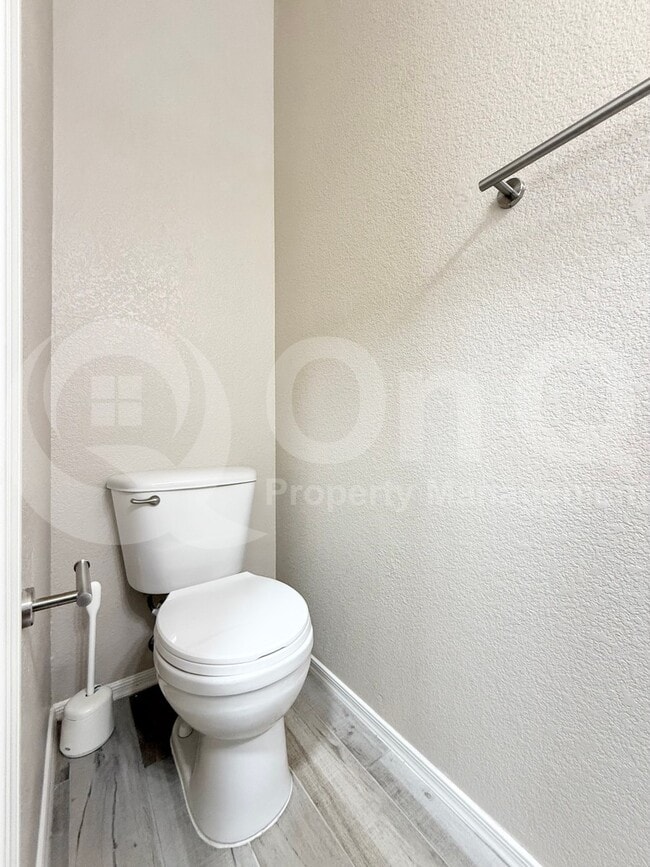 Building Photo - 681 E Woodsman Pl