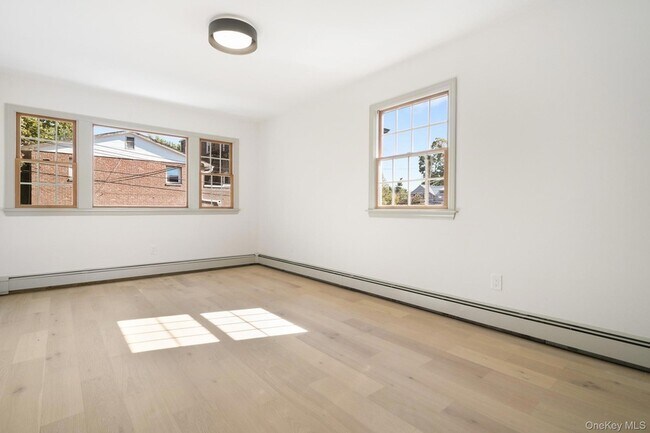 Building Photo - 7 N Dearman St