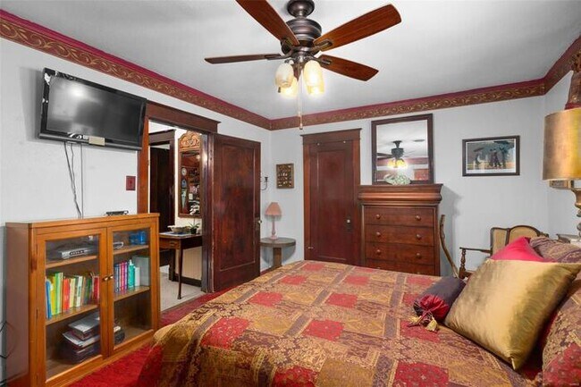 Building Photo - Fantastic 3bd/1.5ba home! Coming soon!