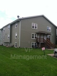 Building Photo - 2218 Emerald Dr