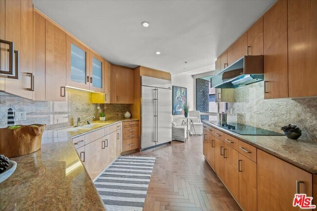Building Photo - 300 N Swall Dr