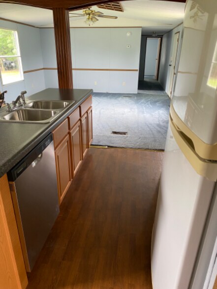 Building Photo - 2147 Watts Dr