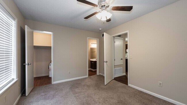 Building Photo - Hardy Manor Apartment Homes