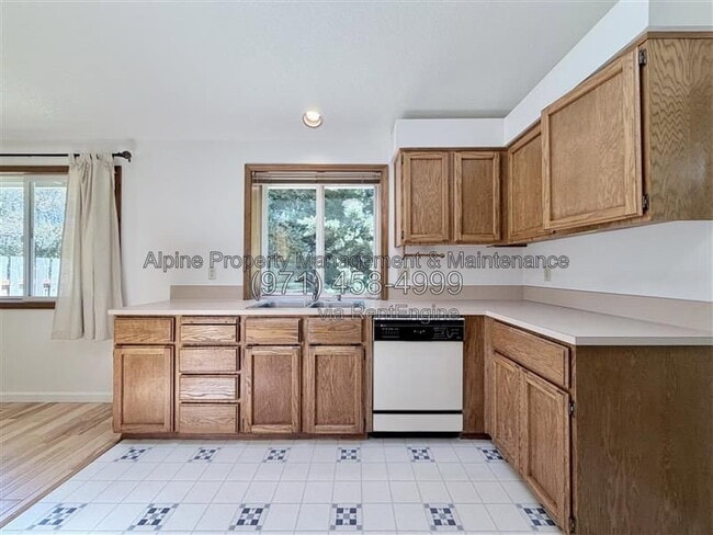 Building Photo - 7066 SW 156th Ave