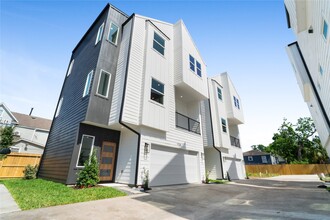 Building Photo - 1122 Hogan St