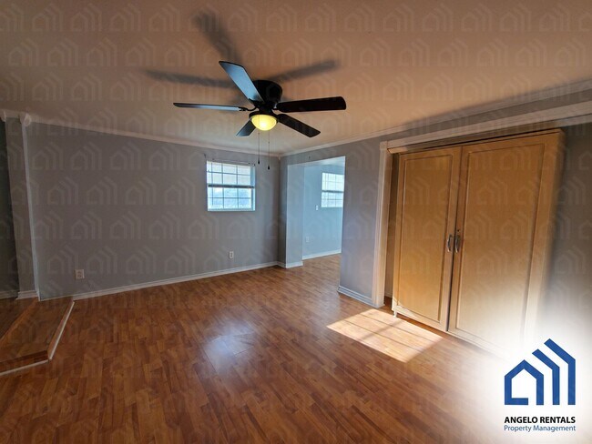 Building Photo - Spacious 4-bedroom 1.5 bath home AVAILABLE SOON!