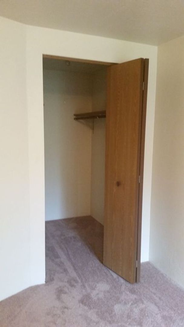 Interior Photo - College Court