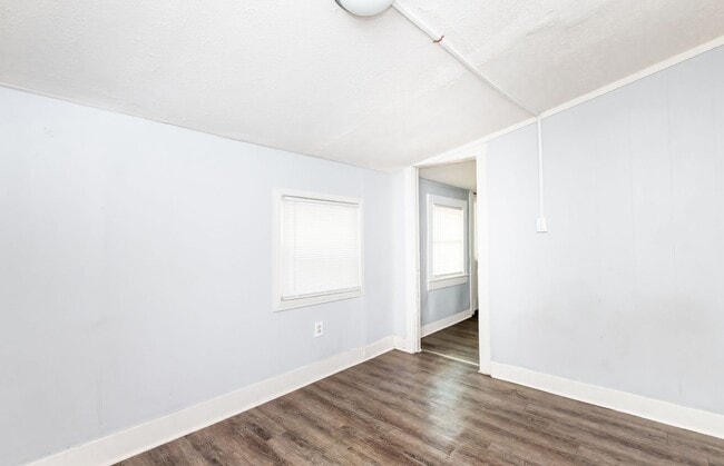 Building Photo - 917 Watt St