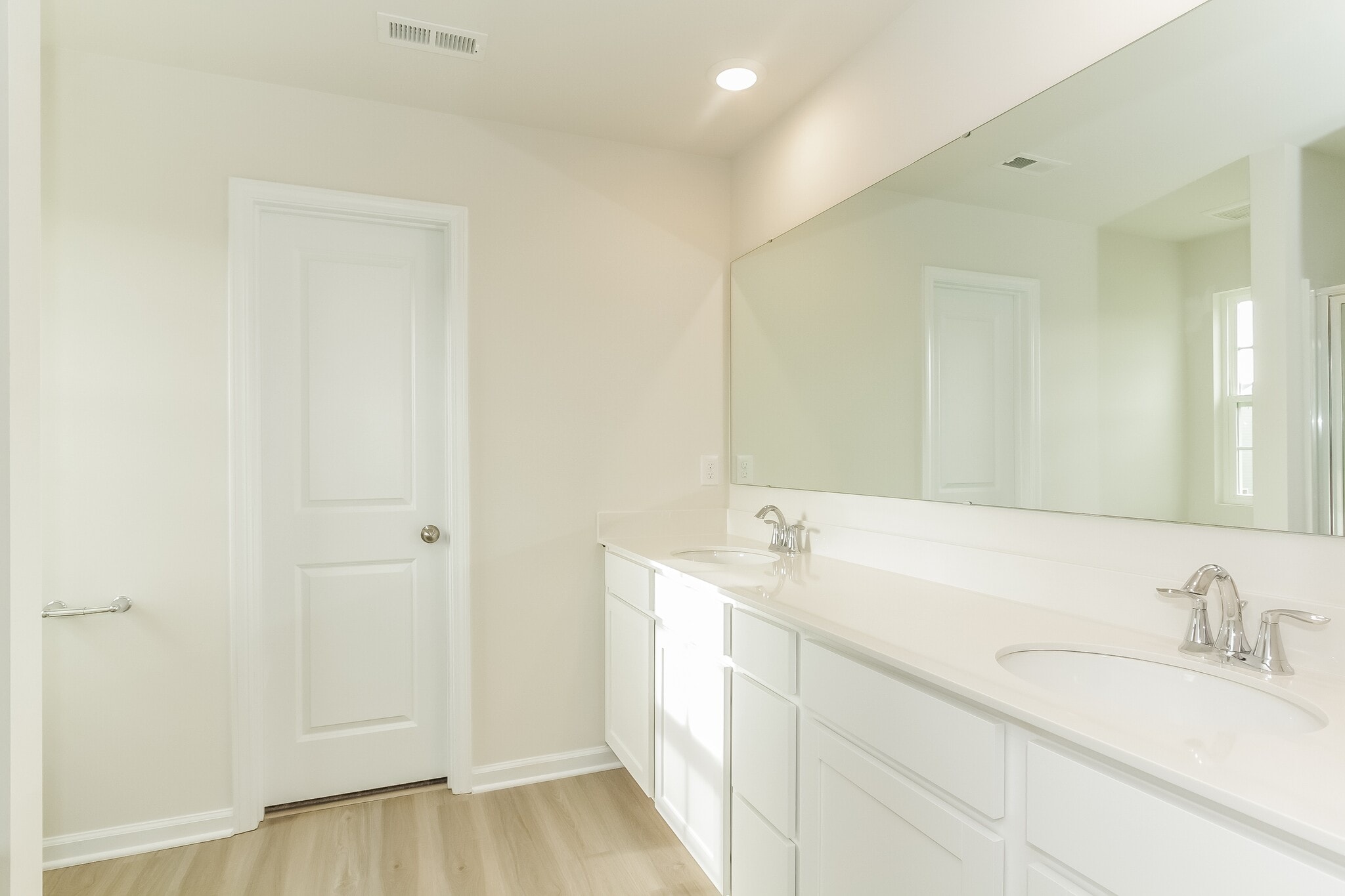 Building Photo - 2801 Oldfield Dr