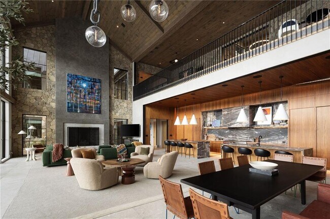 Building Photo - 725 Rocky Point Dr