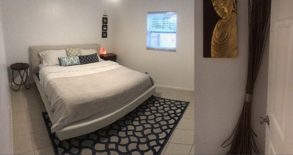 Building Photo - 1097 Highlands Dr