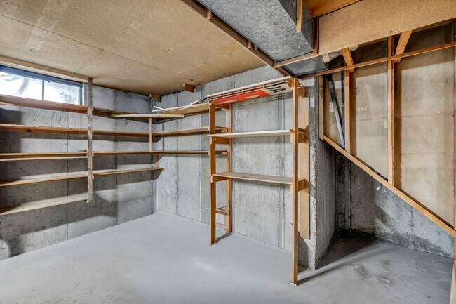 Building Photo - 620 Belgrave Ave