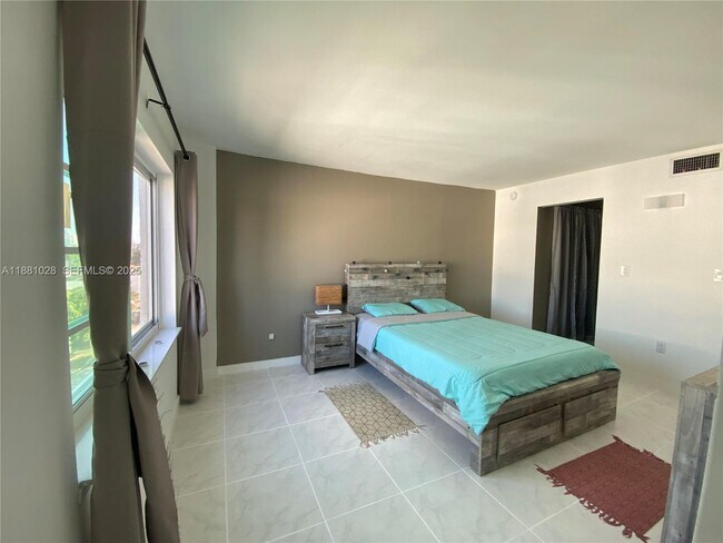 Building Photo - 1200 14th St