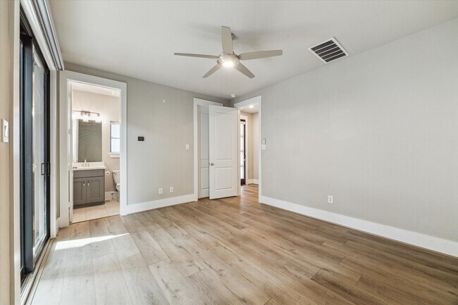 Building Photo - 1214 W 25th St