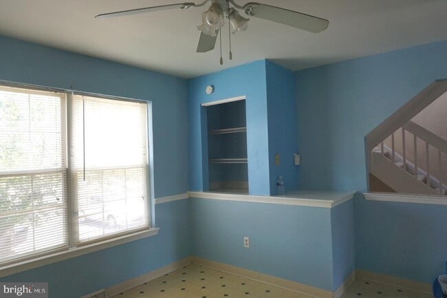 Building Photo - 141 Thames Dr