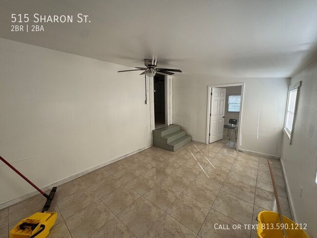 Building Photo - 515 Sharon St