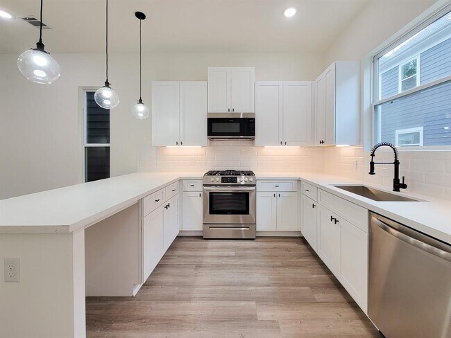 Building Photo - 4971 Brinkman St