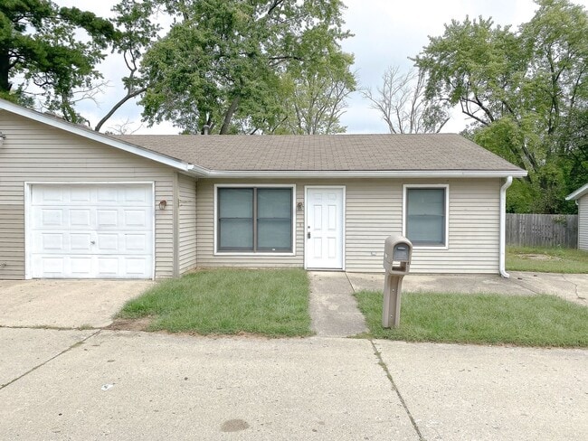 Primary Photo - 2 bedroom 1 bath