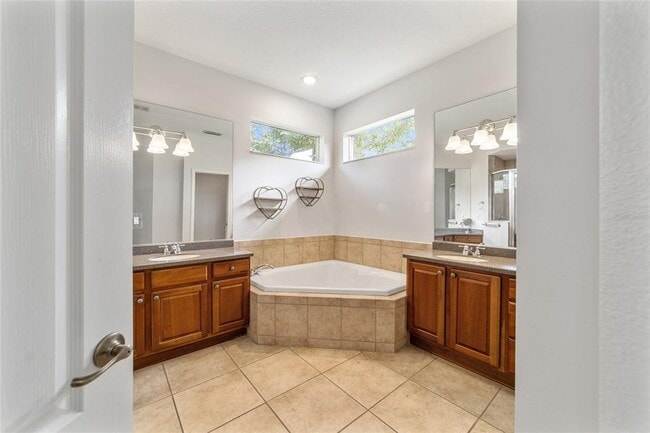 Building Photo - 4903 SW 63rd Loop