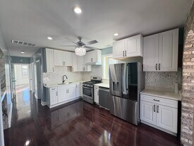 Building Photo - 2026 W McLean Ave